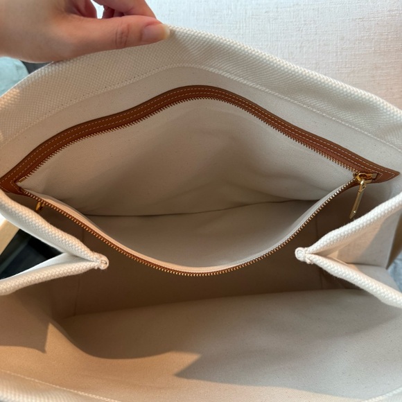 CELINE Horizontal Beige Canvas Calfskin Logo Tote Bag - Picture 6 of 15
